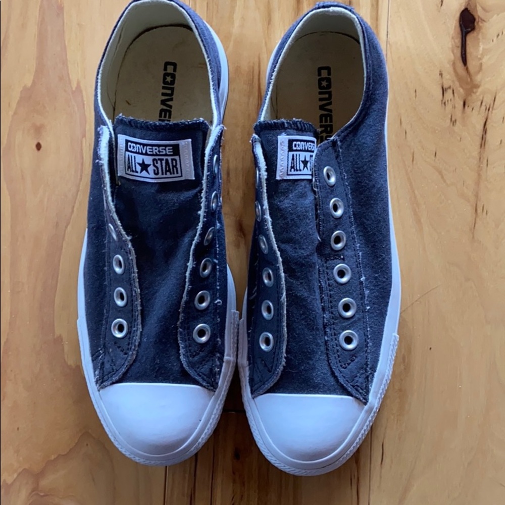 Women’s converse lace less shoes